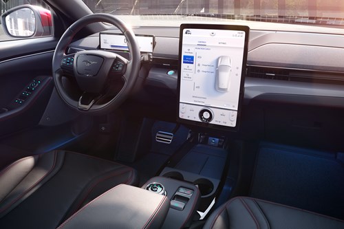 Transit Ecoblue Hybrid in white