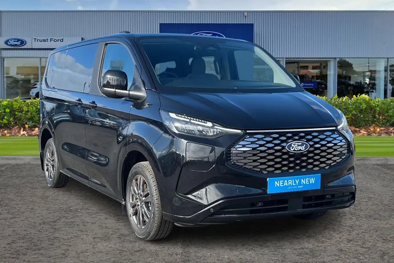 2025 Ford E-Tourneo Custom<br />340 Titanium AUTO L1 SWB 8 Seat Minibus RWD 160kW 65kWh Low Roof